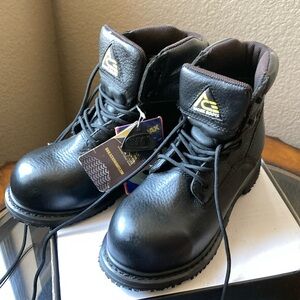 Ace Beaute Black Ankle Boots with Classic Lace-Up Design